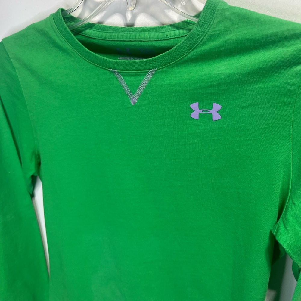 Under Armour Girls Medium Green Long Sleeve Cotton athletic cut Tee - Picture 2 of 7